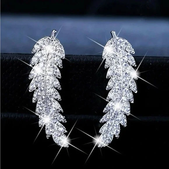 Luxury Feather Diamond Earrings - Picture 1 of 4